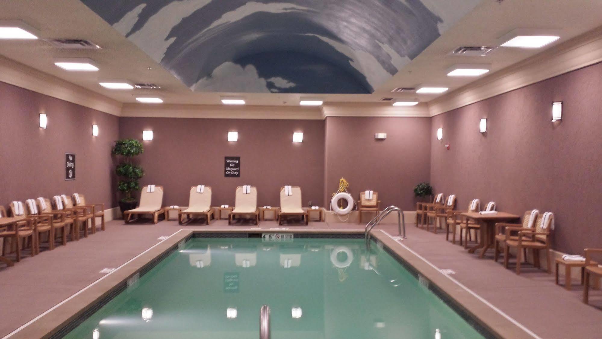 Homewood Suites By Hilton Indianapolis Downtown Εξωτερικό φωτογραφία