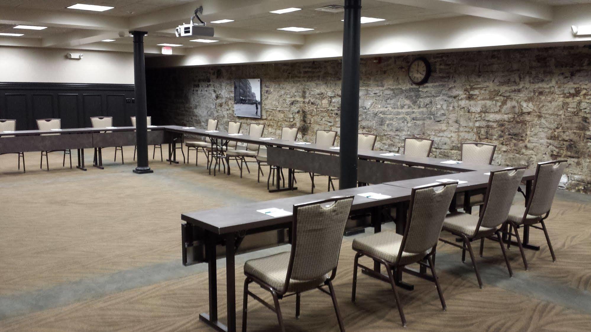 Homewood Suites By Hilton Indianapolis Downtown Εξωτερικό φωτογραφία